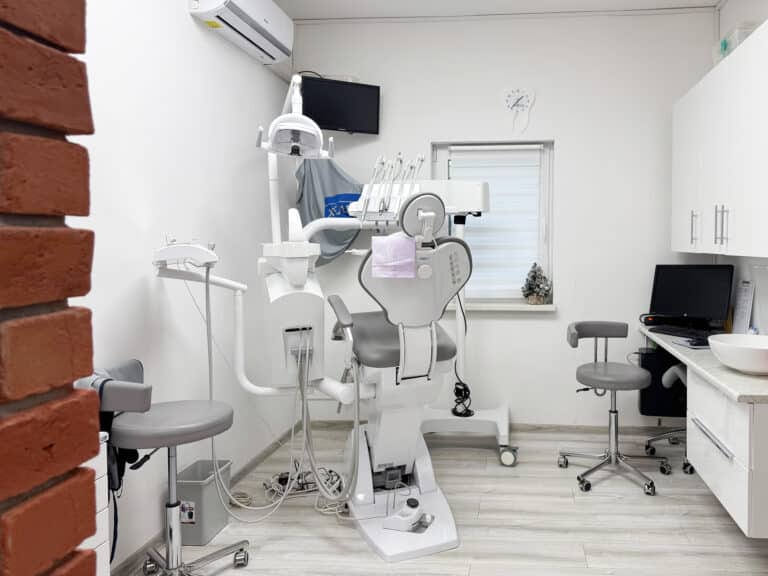 Unit stomatologiczny z aparatem RTG i monitorem